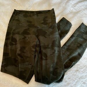 Patterned leggings